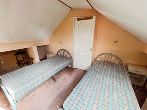 Loft room- click for photo gallery